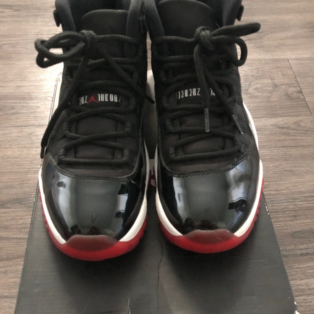 Air Jordan 11 Retro Bred's